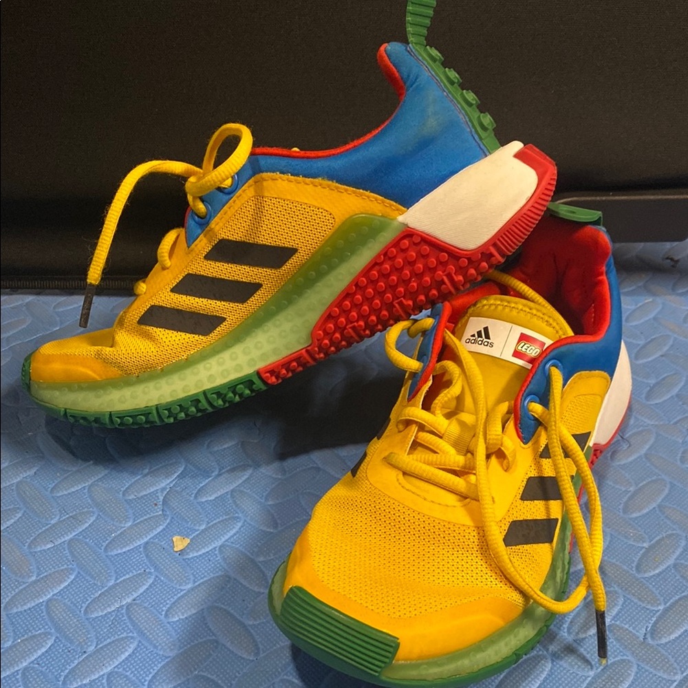 Adidas Yellow and Blue Sneakers Vibrant Low-Top Design